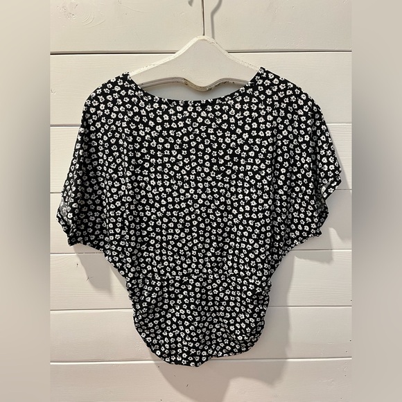 COCO & TASHI – Black floral blouse, size S/P - Picture 6 of 9